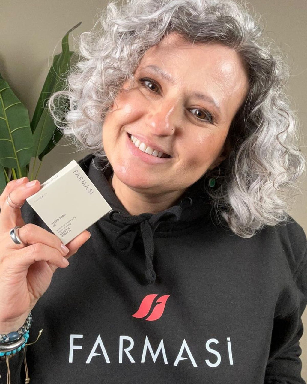 Sudadera Farmasi Negra Unisex Con Capucha